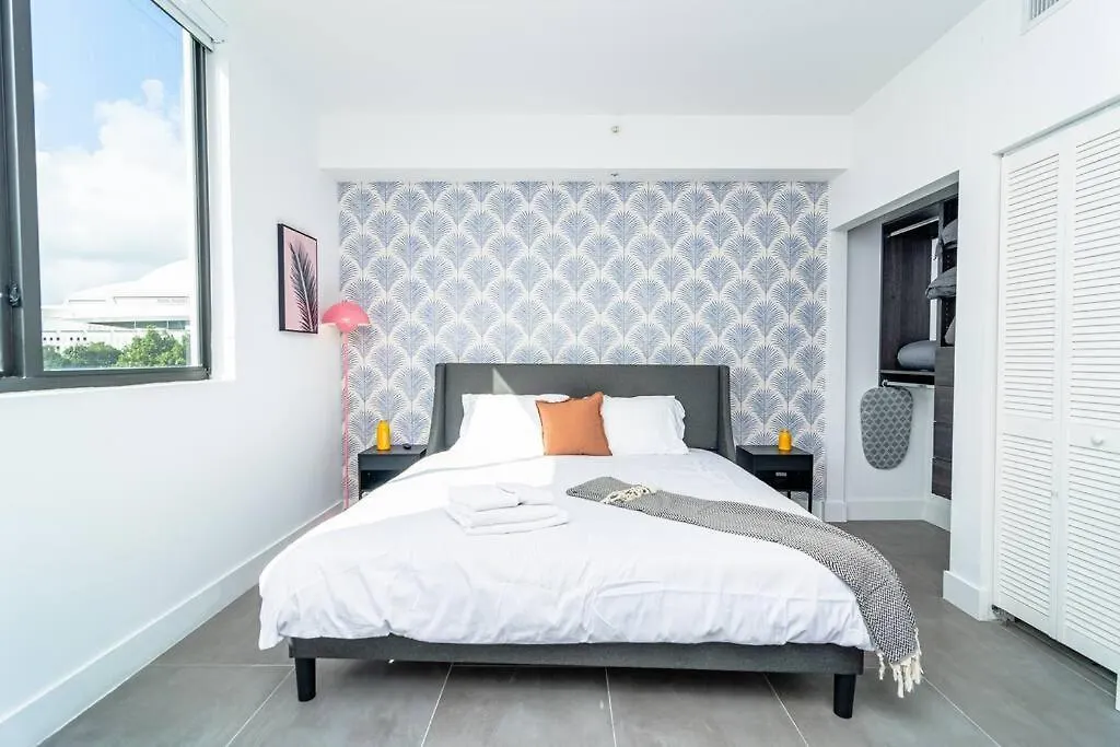 King Bed Brand New Oasis Minutes To Brickell *