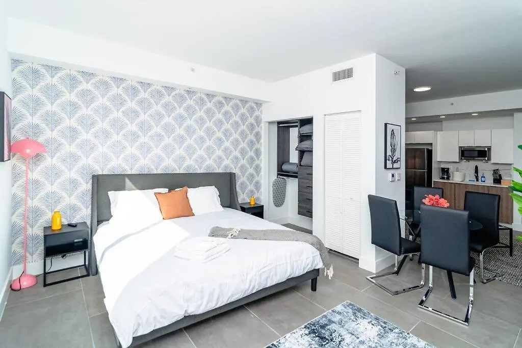 King Bed Brand New Oasis Minutes To Brickell Apartment