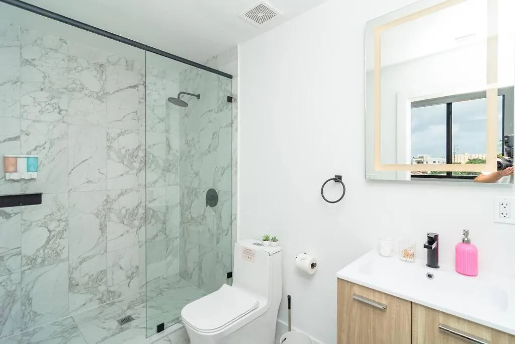 King Bed 2 Bedrooms Oasis Minutes To Brickell 6 Guests *