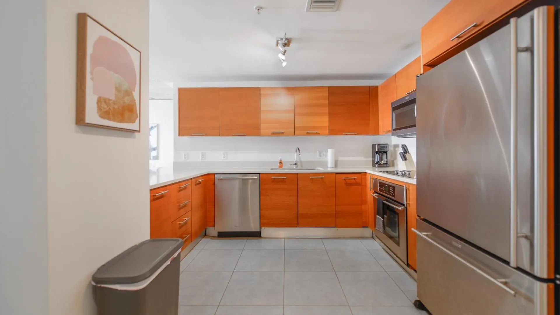 Modern Midtown Pool Access & Free Parking Apartment Miami