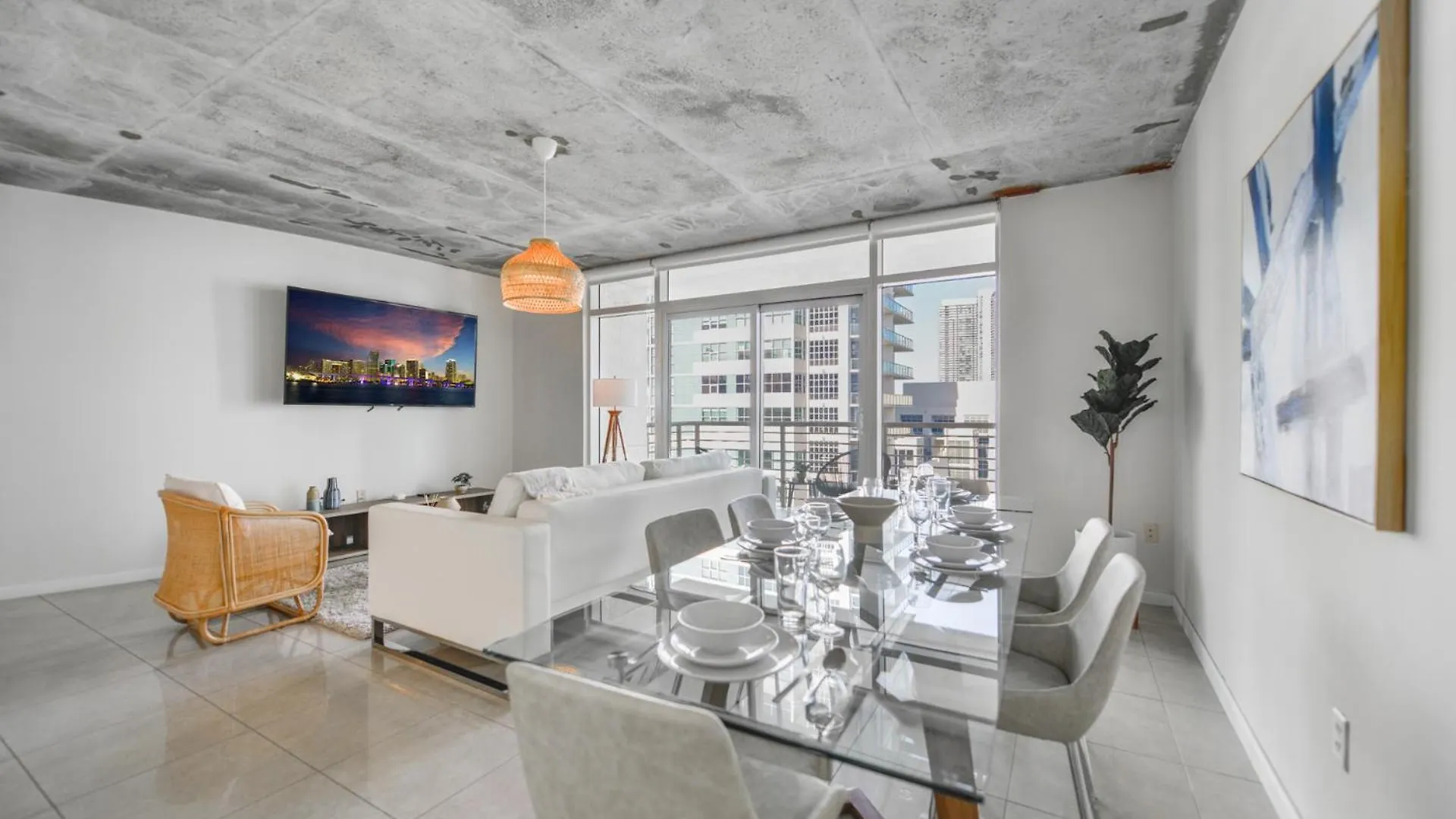 Modern Midtown Pool Access & Free Parking Miami