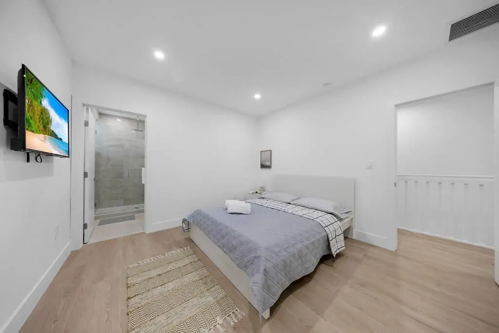 Villa Up To 12 Guests! Modern Near Wynwood 29!