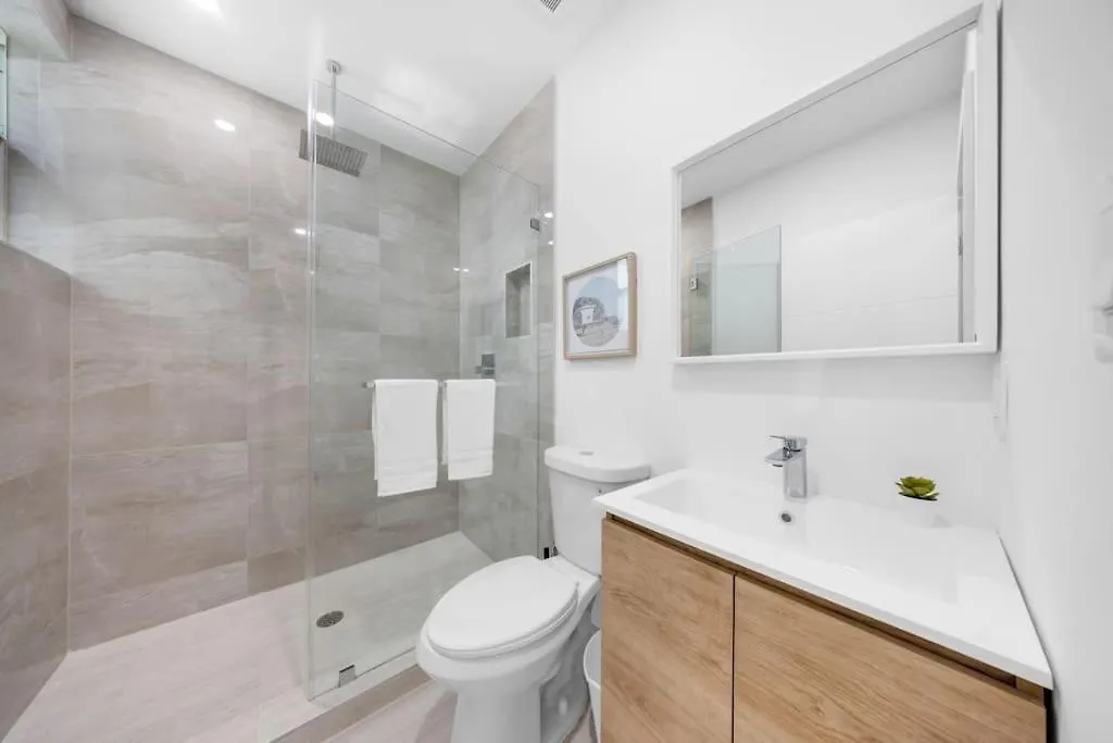 Up To 12 Guests! Modern Near Wynwood 29! *