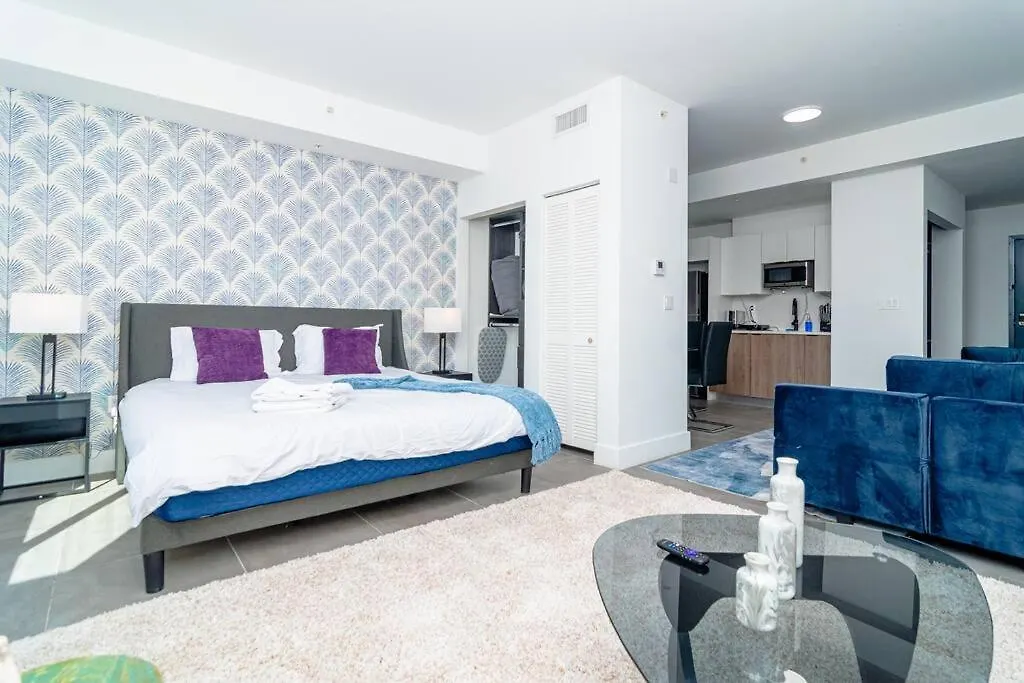 King Bed Brand New Oasis Minutes To Brickell 아파트