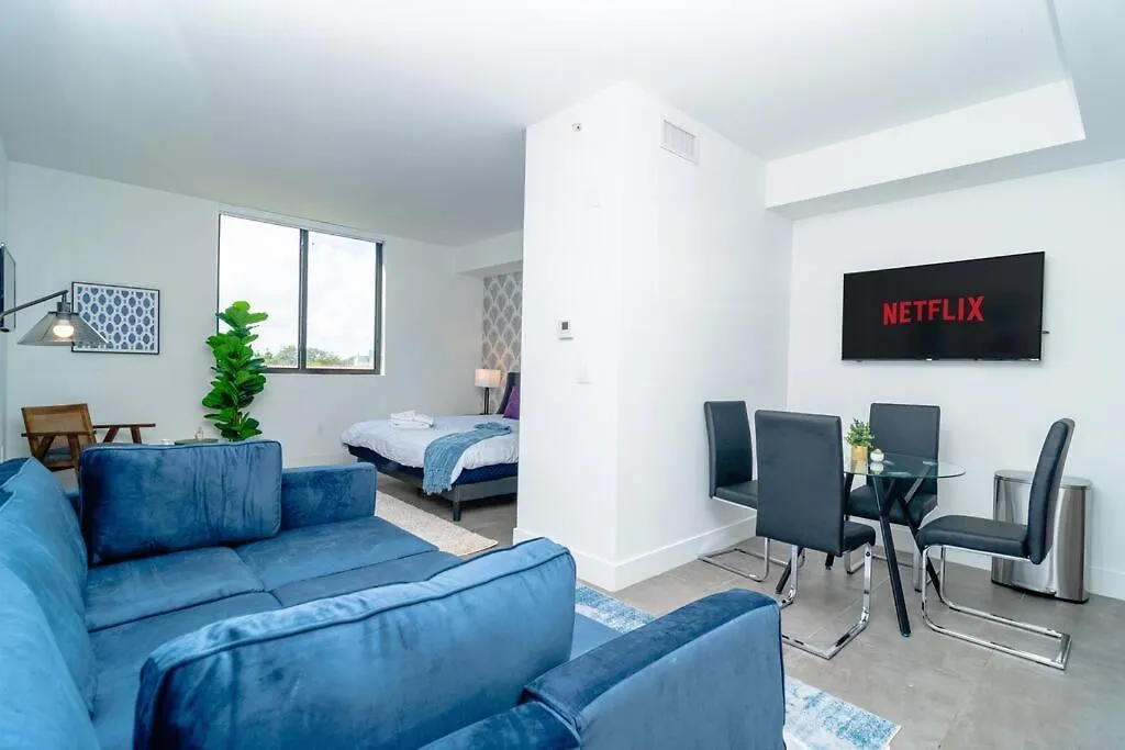 King Bed Brand New Oasis Minutes To Brickell 아파트 *