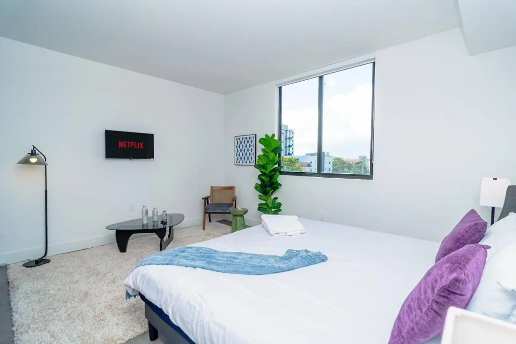 Apartment King Bed Brand New Oasis Minutes To Brickell Miami