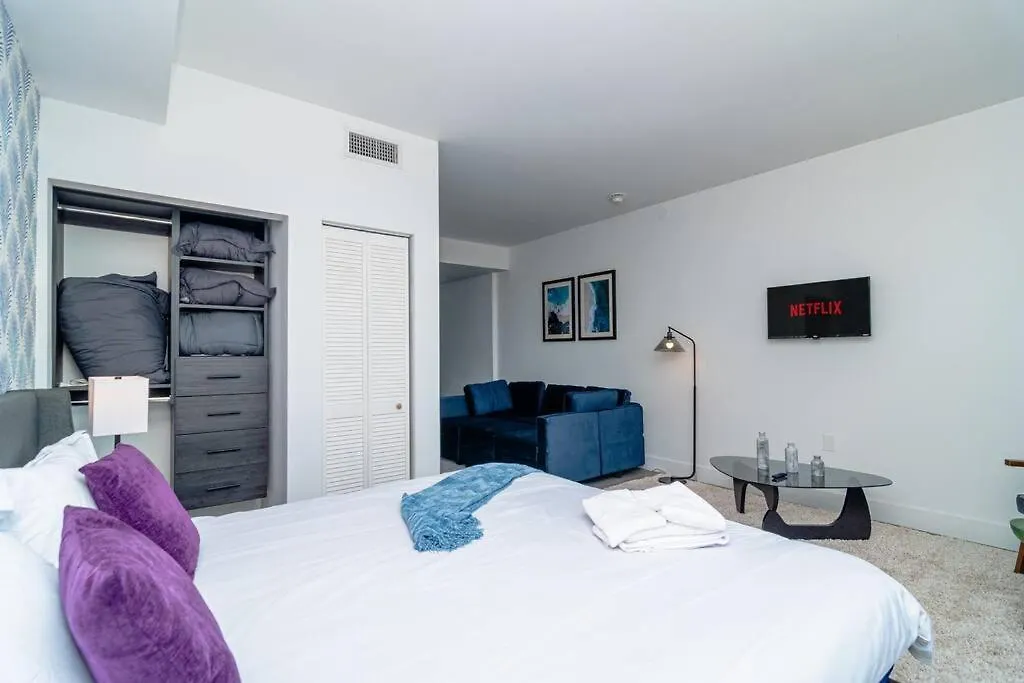 Apartment King Bed Brand New Oasis Minutes To Brickell Miami