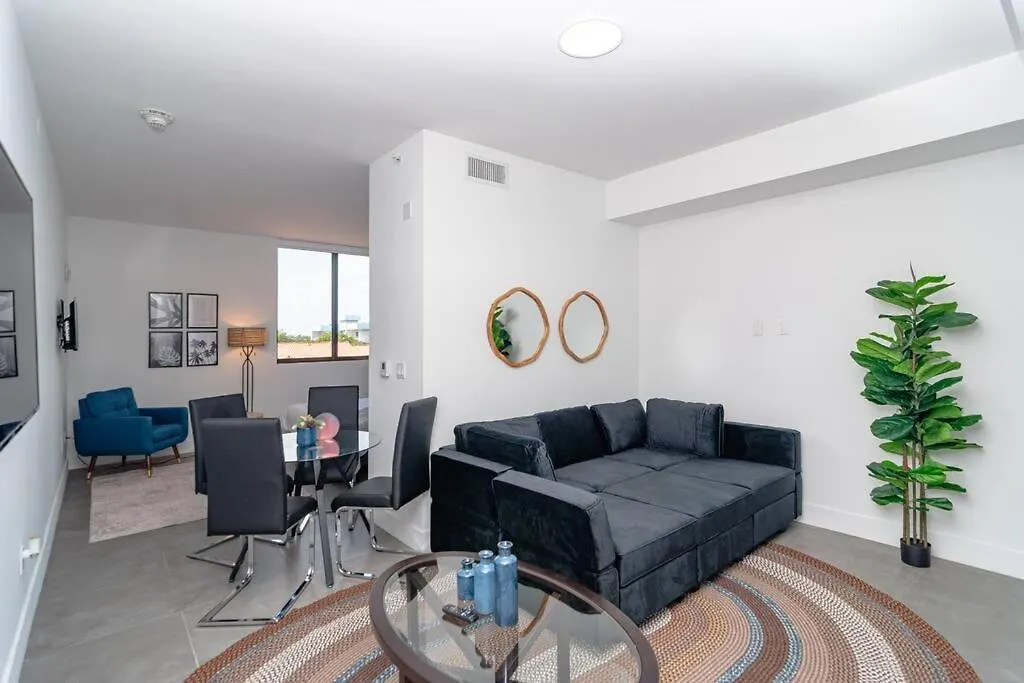 Apartment King Bed Brand New Oasis Minutes To Brickell Miami
