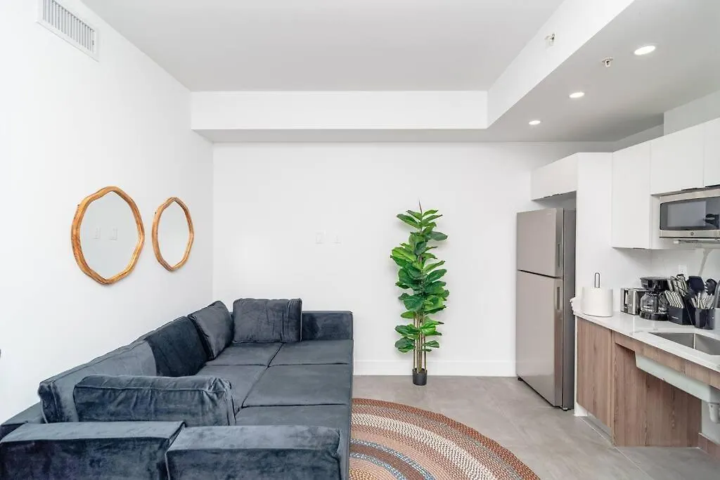 King Bed Brand New Oasis Minutes To Brickell