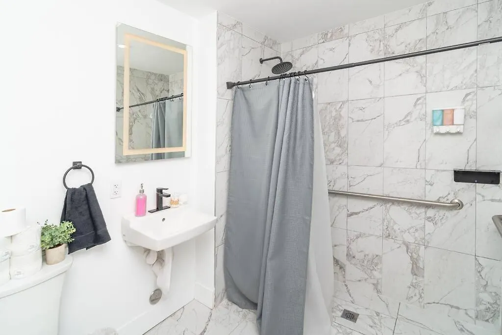 Apartment King Bed Brand New Oasis Minutes To Brickell