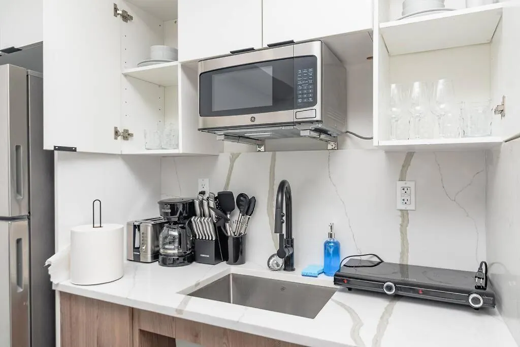 King Bed Brand New Oasis Minutes To Brickell Apartment *