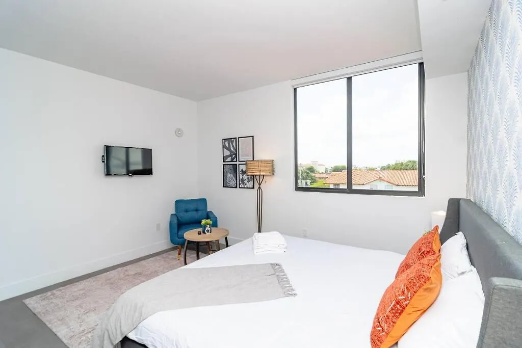 Apartment King Bed Brand New Oasis Minutes To Brickell Miami