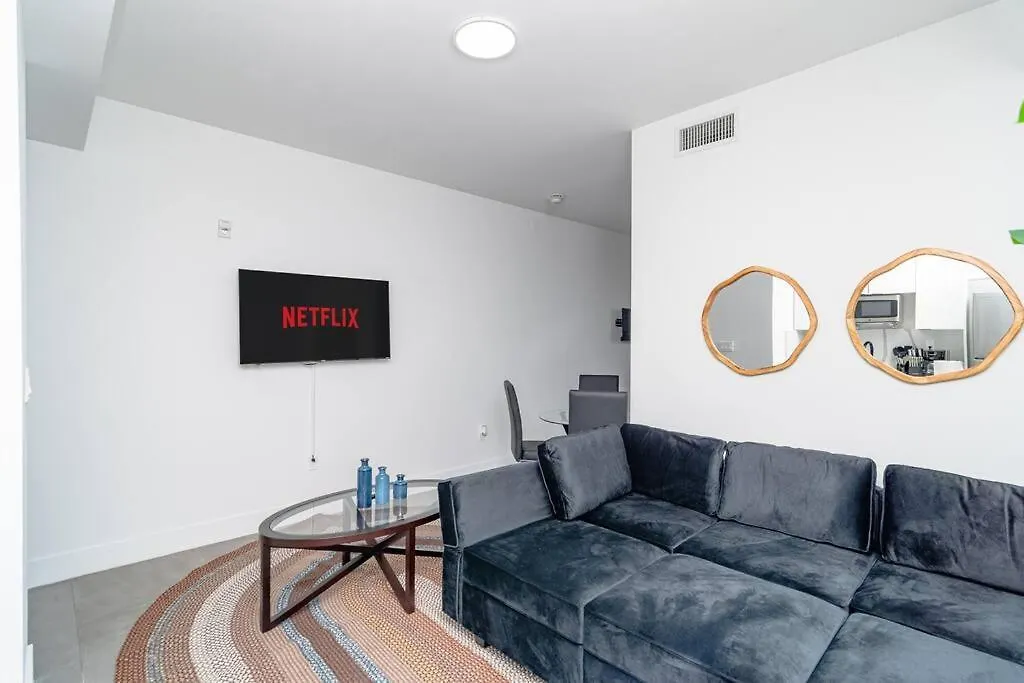 King Bed Brand New Oasis Minutes To Brickell Apartment *