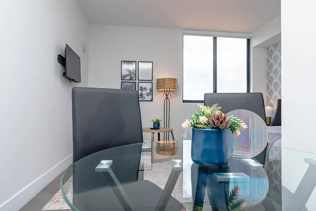 King Bed Brand New Oasis Minutes To Brickell