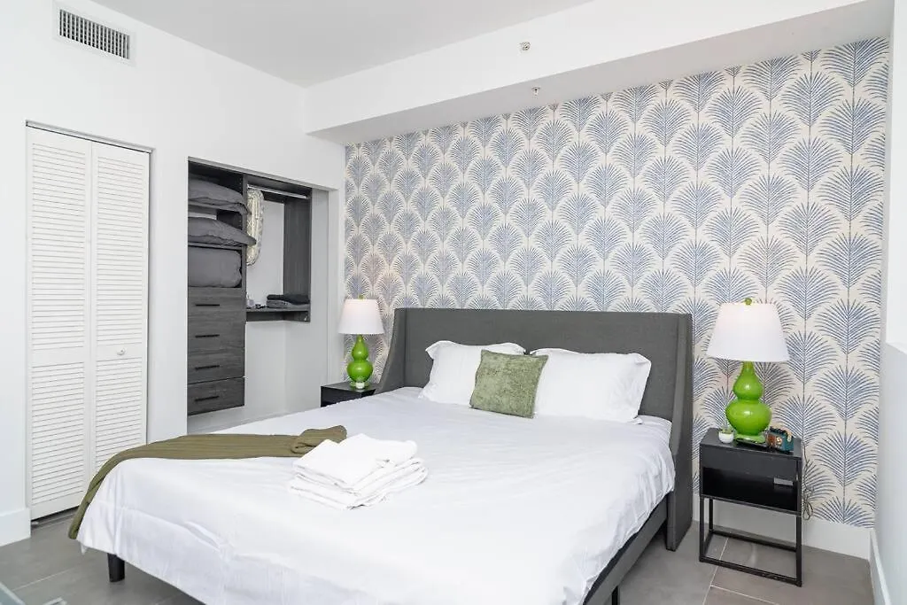 Apartment King Bed Brand New Oasis Minutes To Brickell