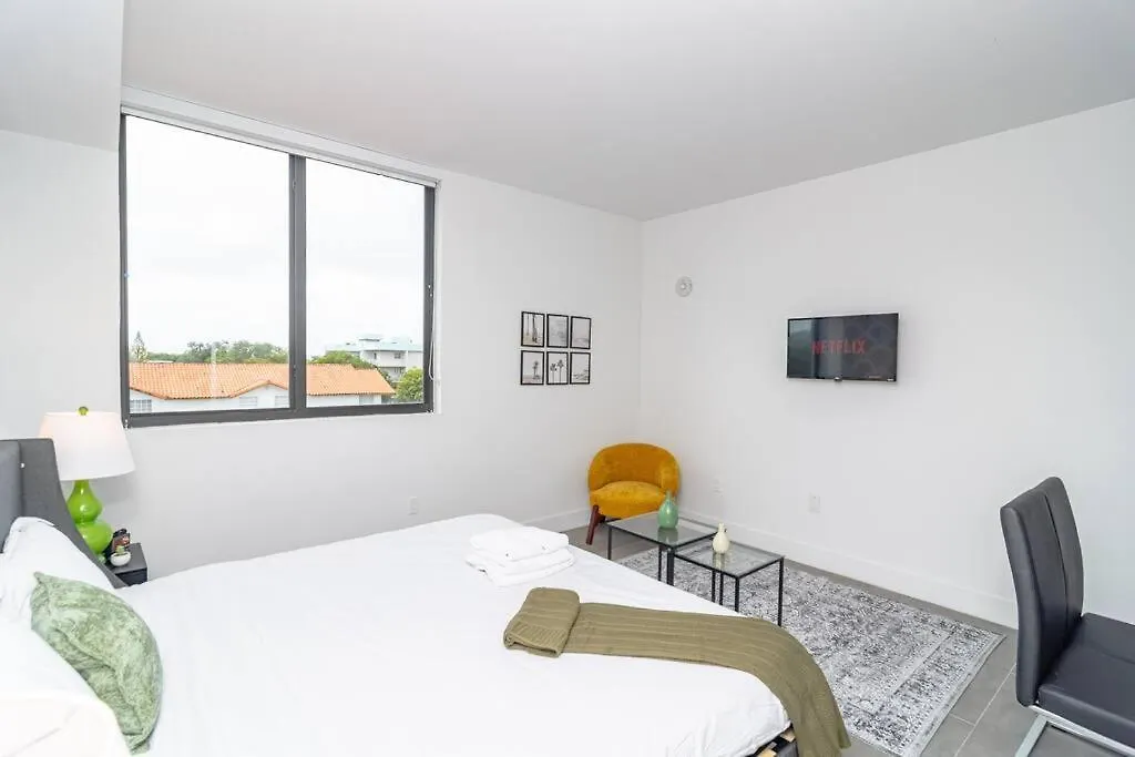 King Bed Brand New Oasis Minutes To Brickell * Miami