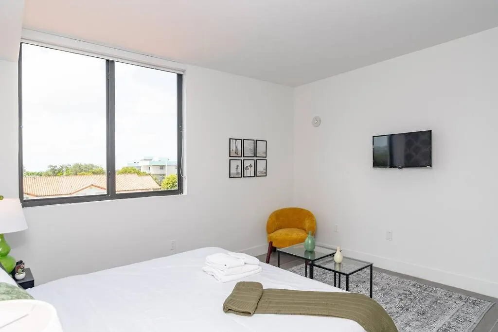 Apartment King Bed Brand New Oasis Minutes To Brickell *