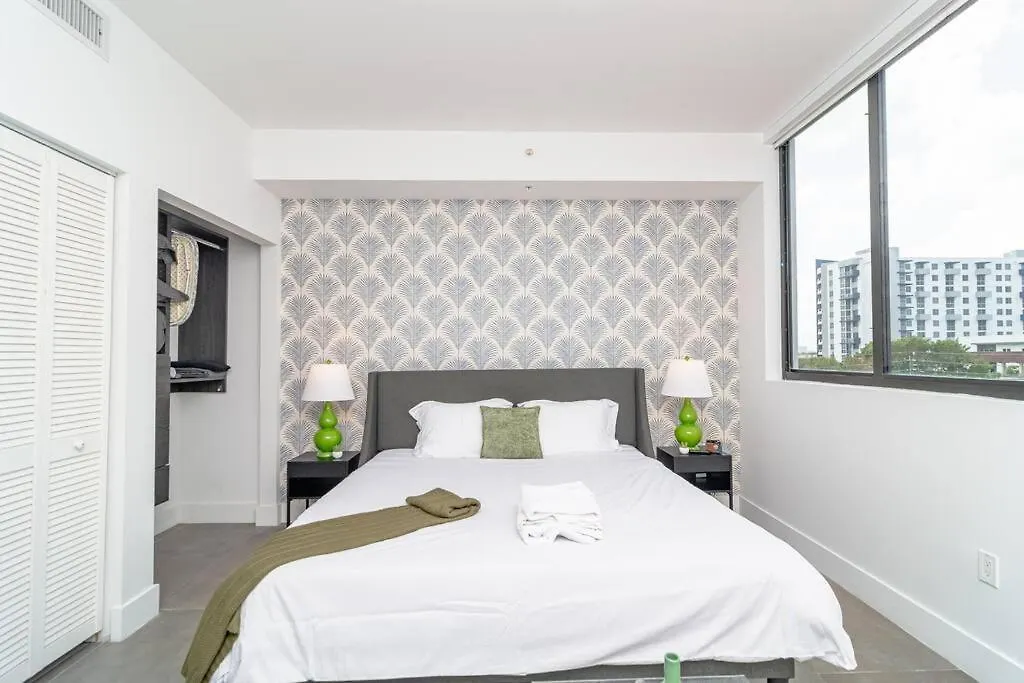 King Bed Brand New Oasis Minutes To Brickell Miami