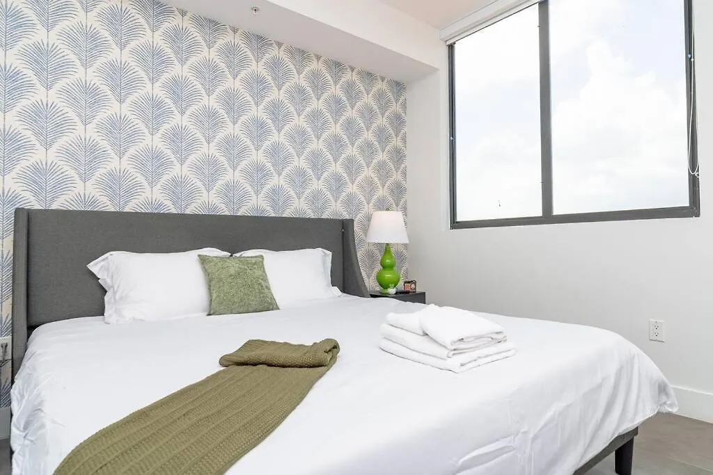 Apartment King Bed Brand New Oasis Minutes To Brickell Miami