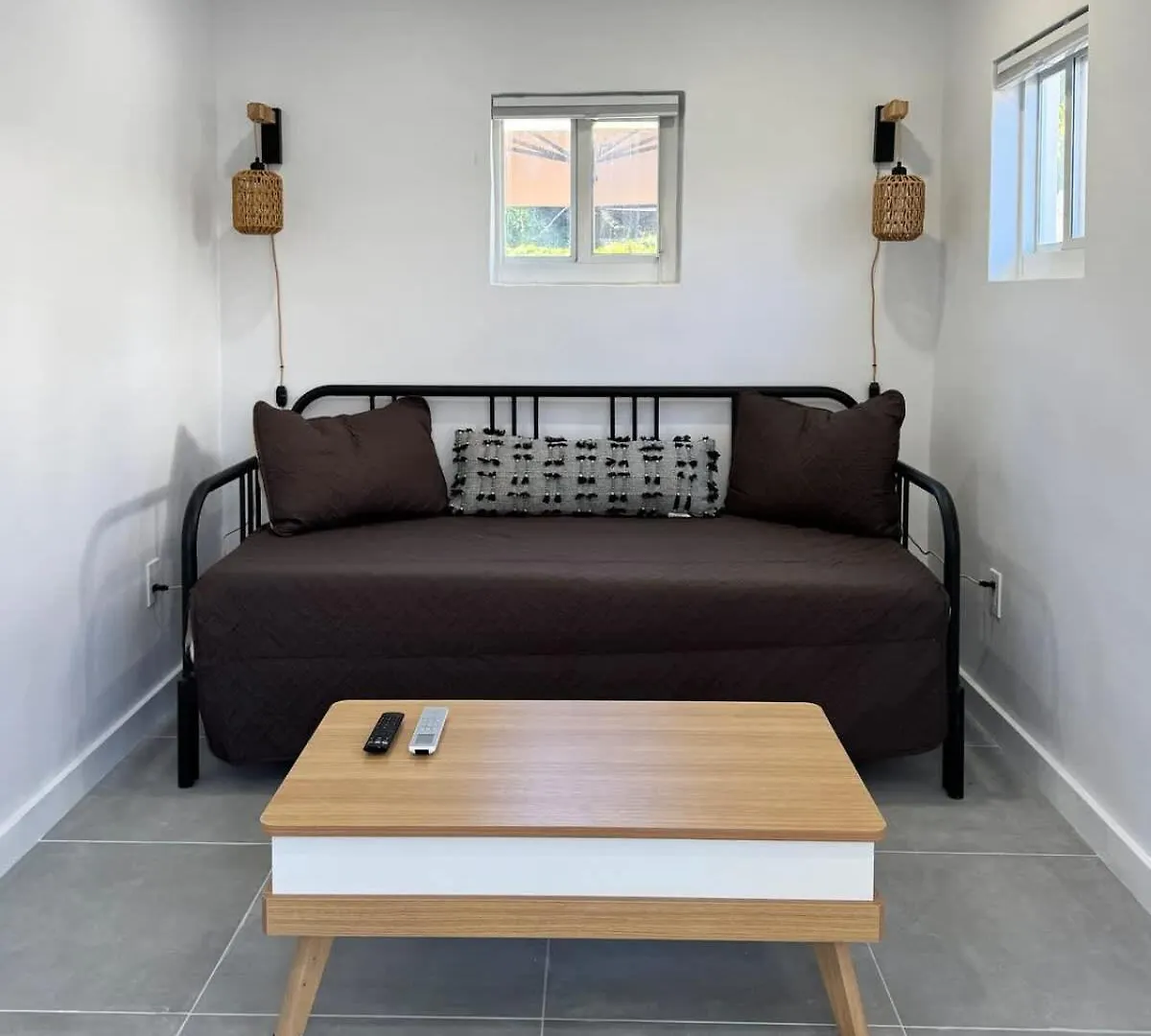 With Office Space And Hot Tub Holiday home Miami