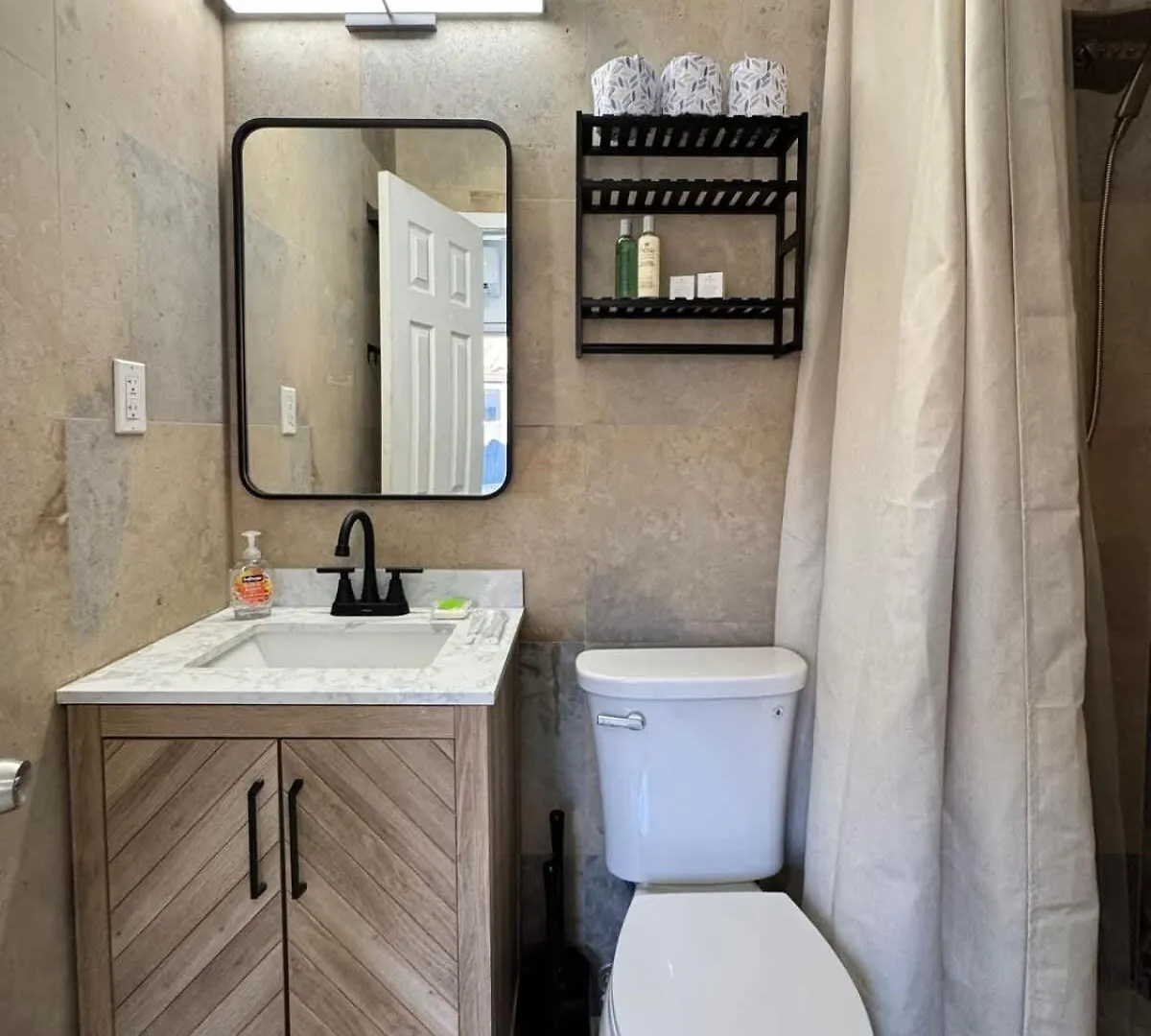 With Office Space And Hot Tub Holiday home