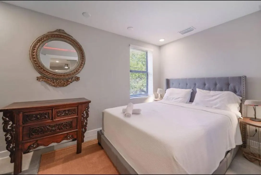 Anselmo Brickell Apartment