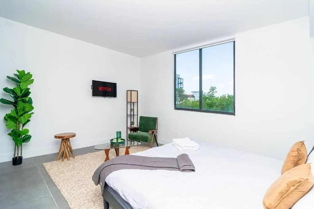 King Bed Brand New Oasis Minutes To Brickell Miami