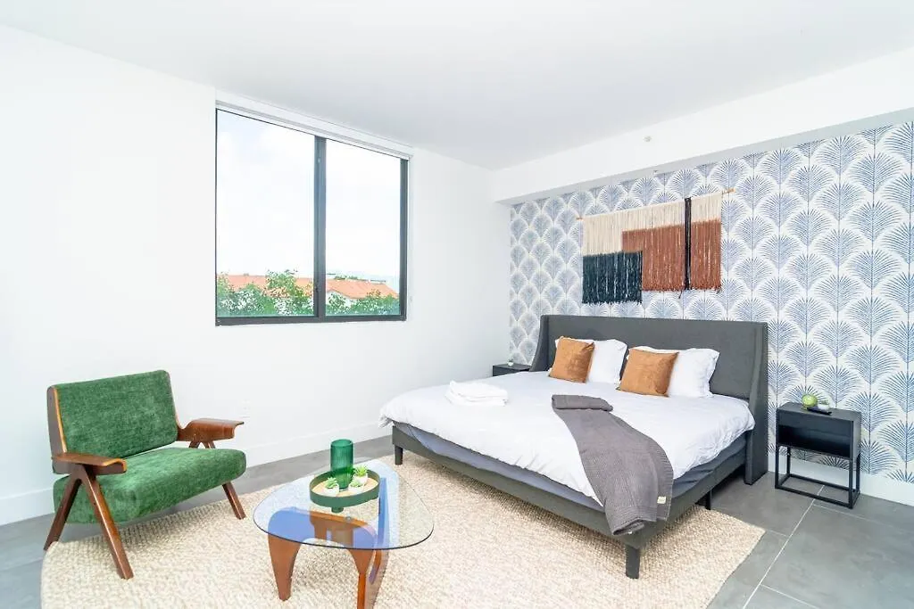 King Bed Brand New Oasis Minutes To Brickell Miami