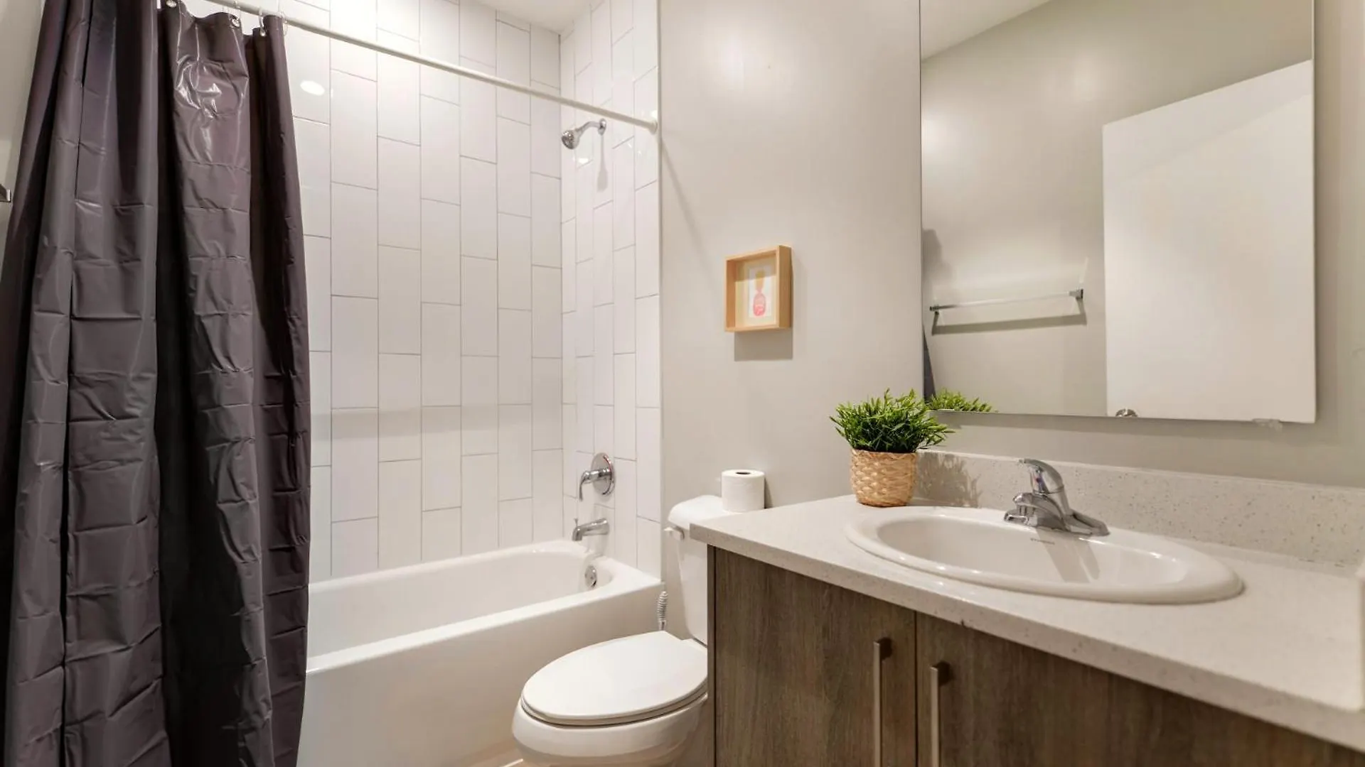 Spacious 3br Townhouse With Free Parking Included! Μαϊάμι