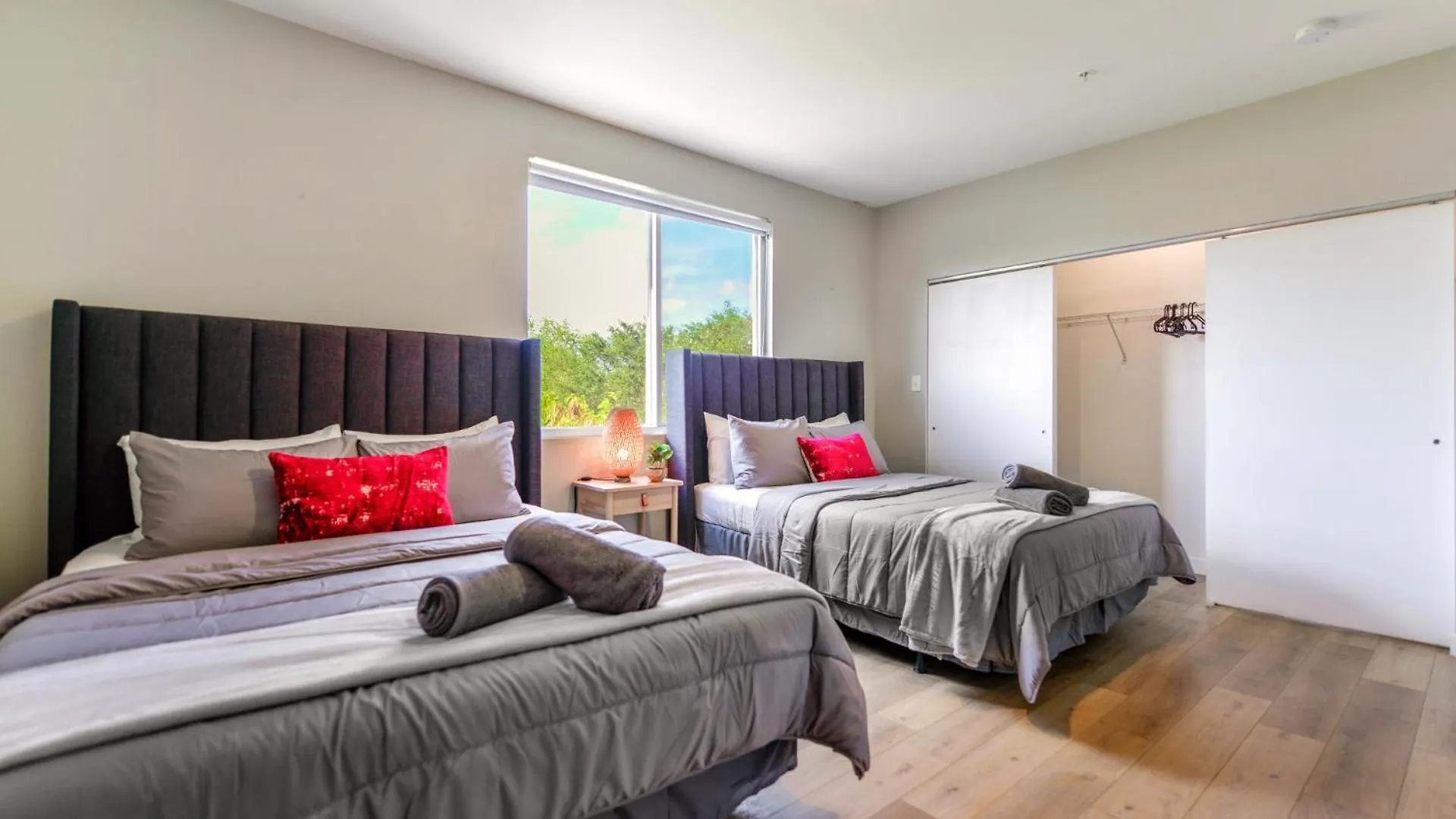 Spacious 3br Townhouse With Free Parking Included! Διαμέρισμα Μαϊάμι