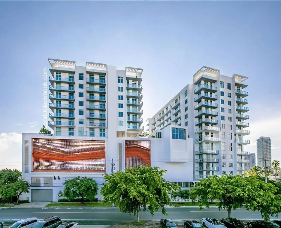 Elegant 2br W Beautiful Views Apartment