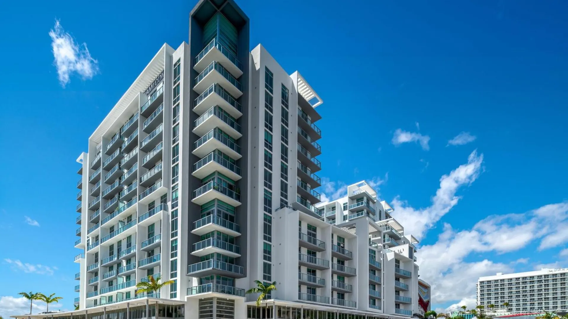 Elegant 2br W Beautiful Views Miami