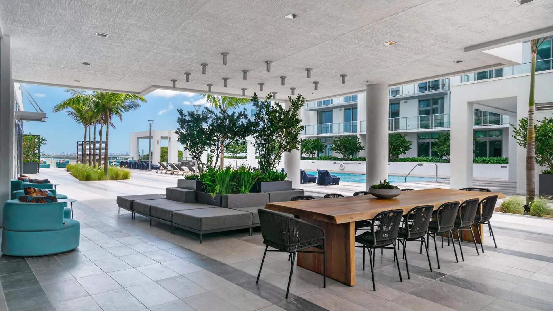 Elegant 2br W Beautiful Views Apartment *