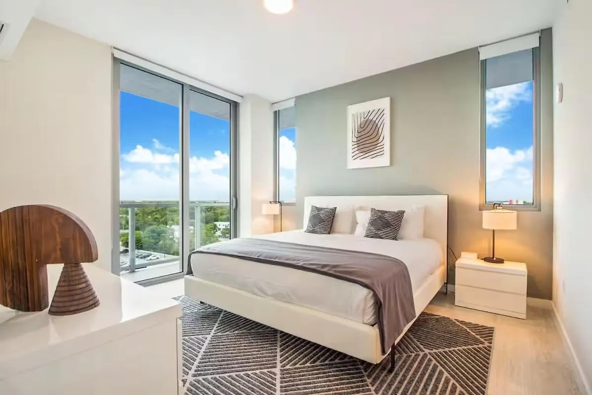 Elegant 2br W Beautiful Views Apartment Miami