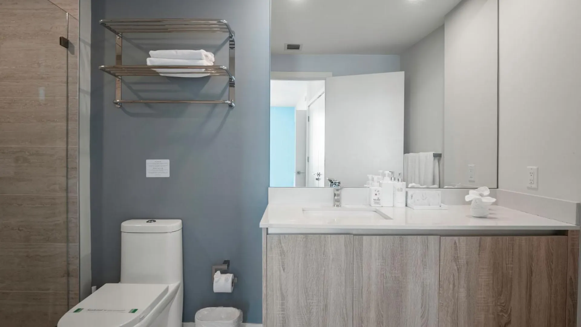 Elegant 2br W Beautiful Views Miami