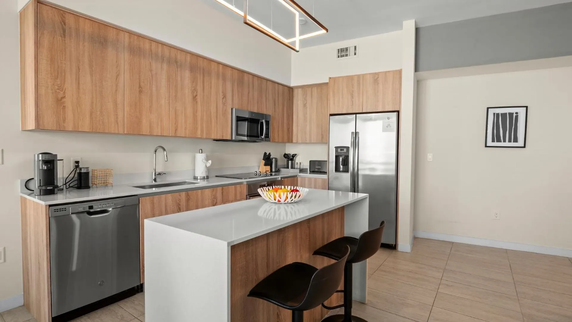Elegant 2br W Beautiful Views *