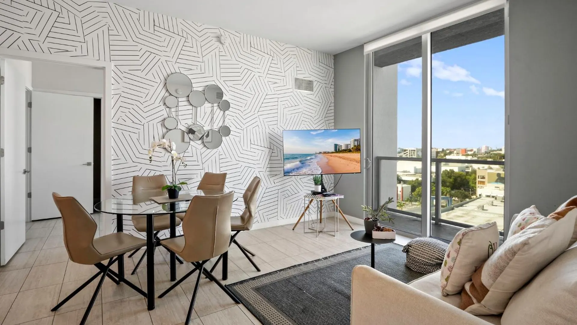 Elegant 2br W Beautiful Views *