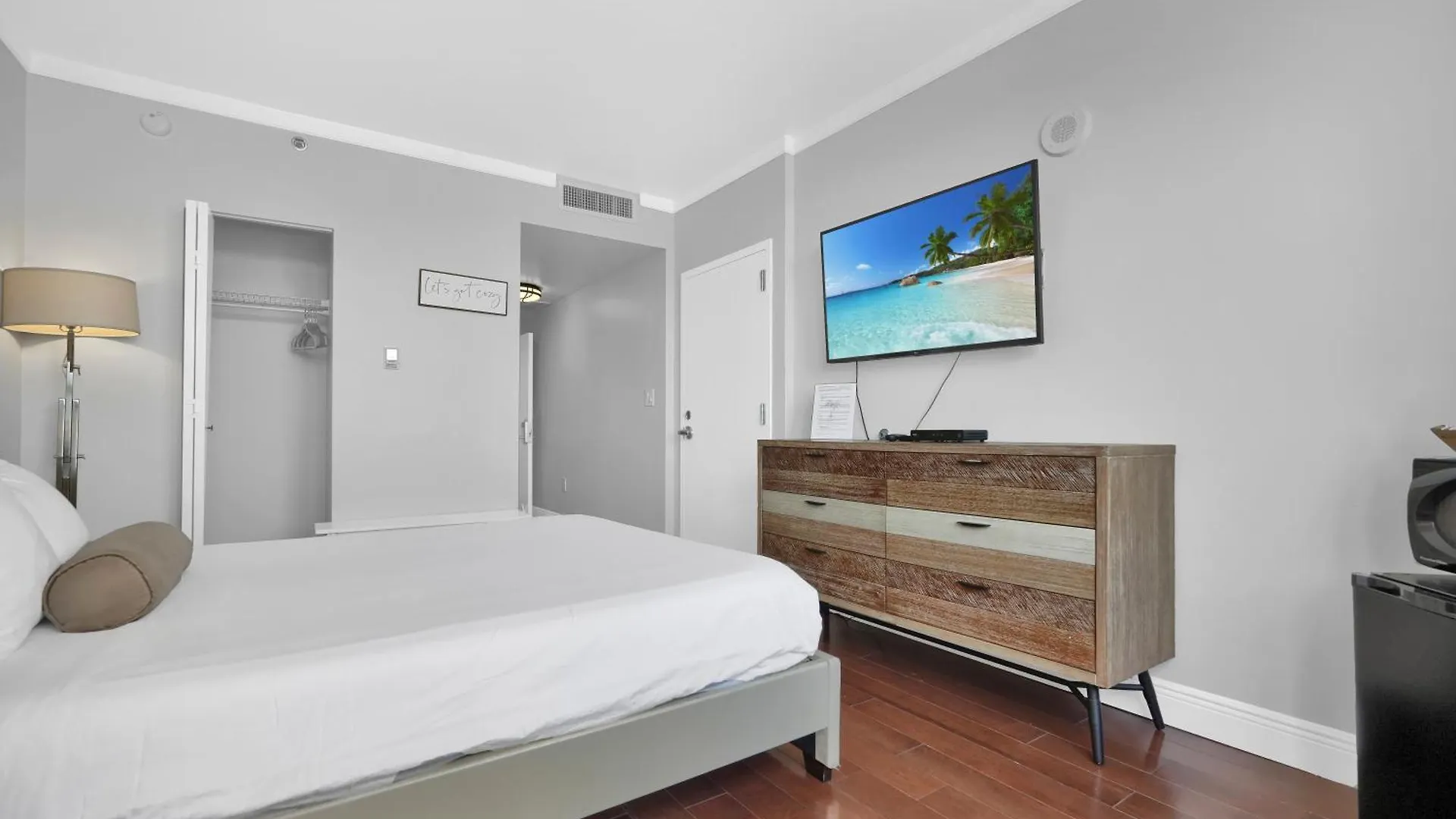 Fabulous 2 Bedroom In Heart Of Grove