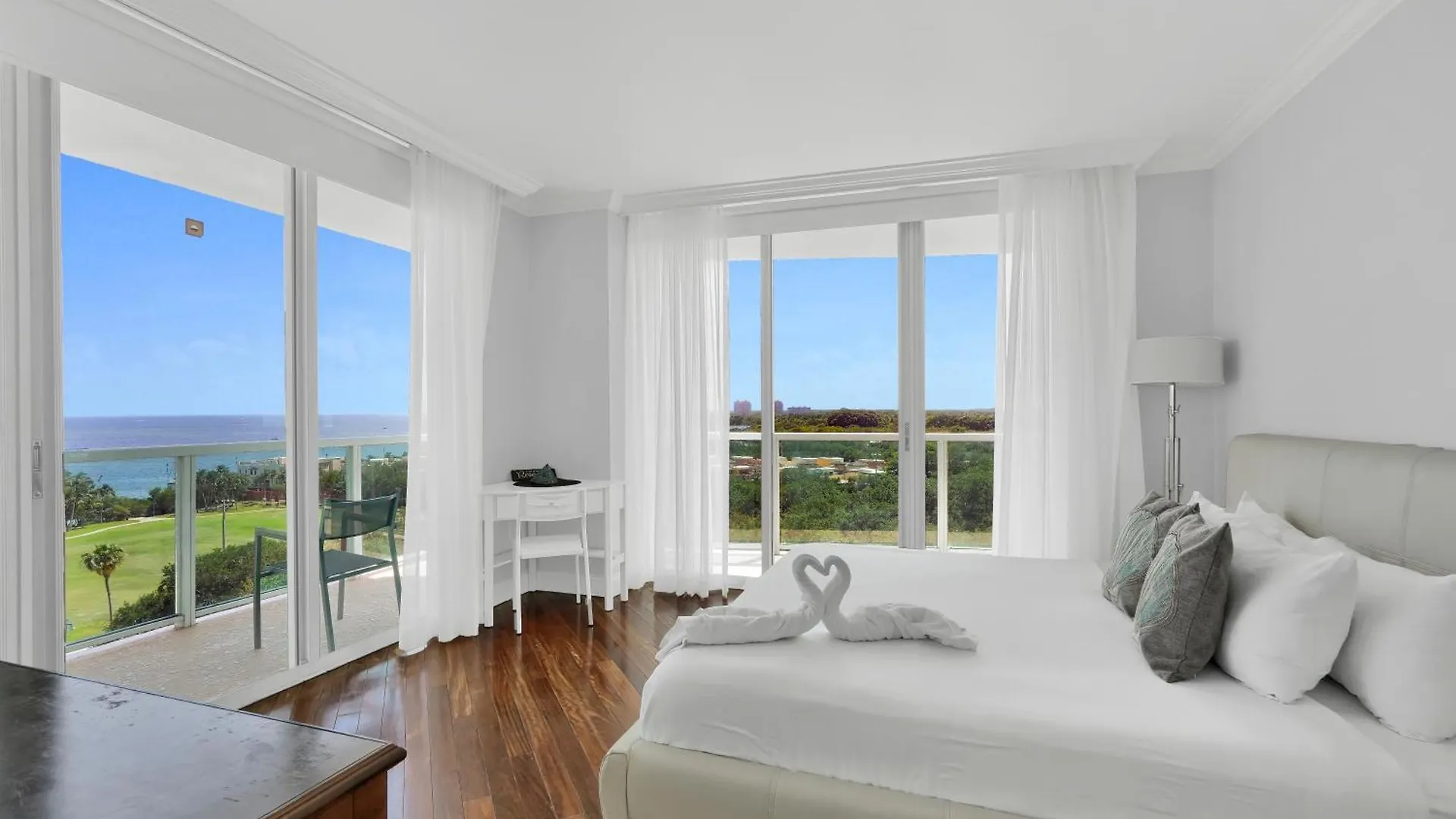 Fabulous 2 Bedroom In Heart Of Grove Aparthotel