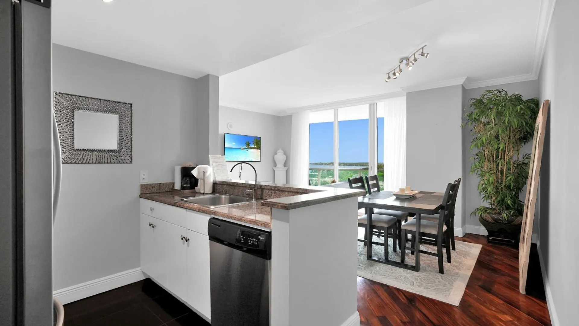 Aparthotel Fabulous 2 Bedroom In Heart Of Grove *