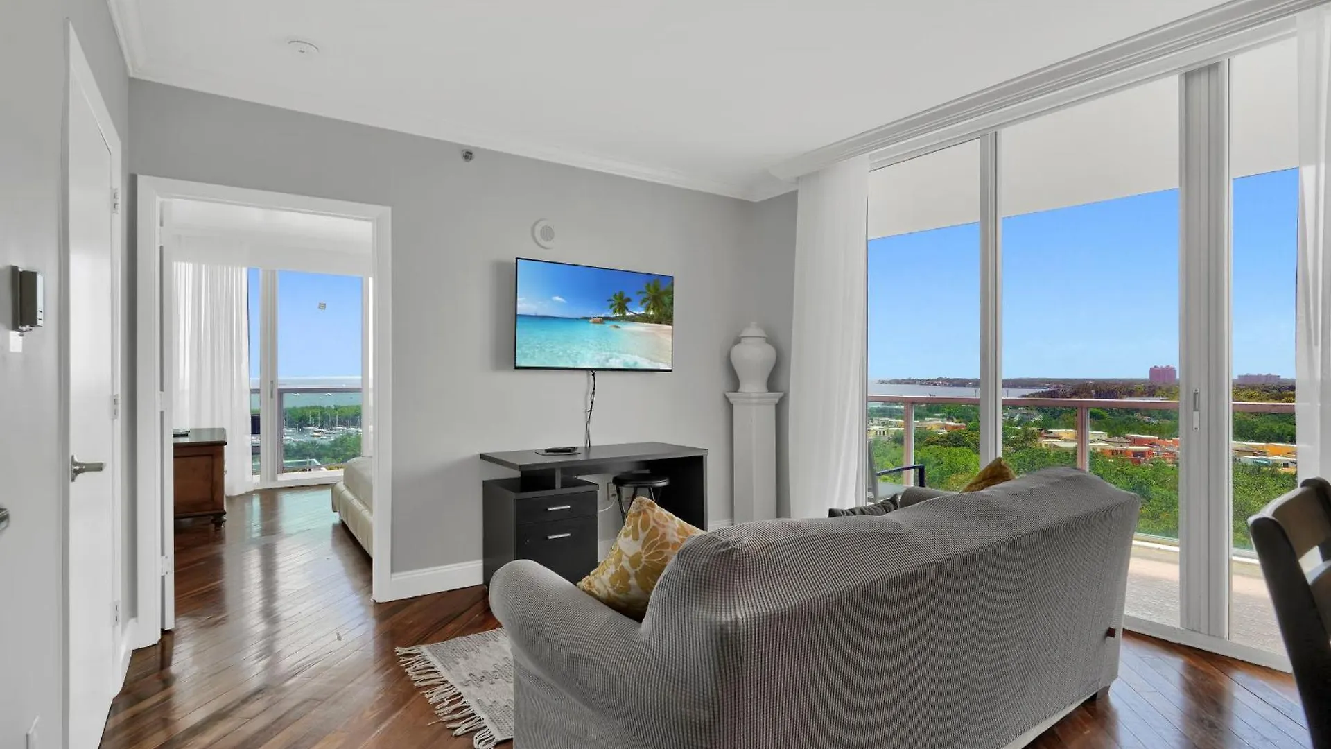 Fabulous 2 Bedroom In Heart Of Grove Aparthotel