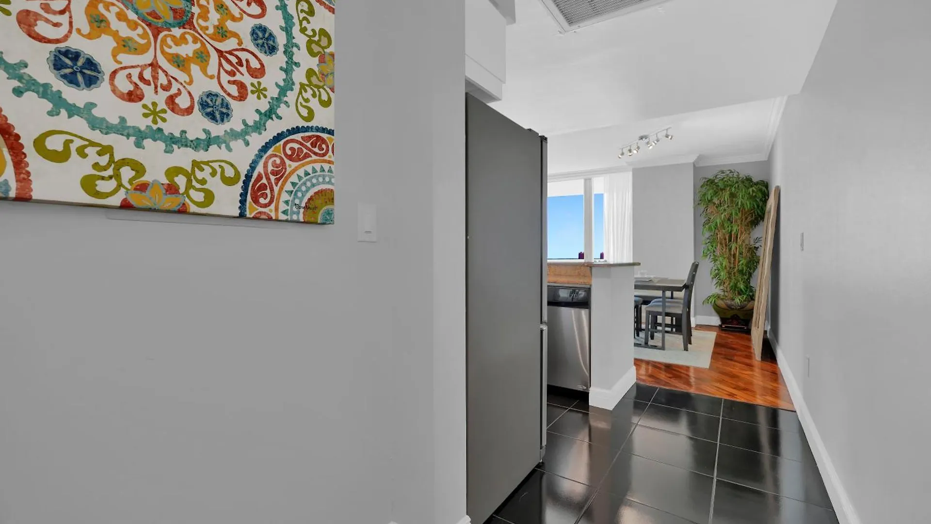 Fabulous 2 Bedroom In Heart Of Grove Miami
