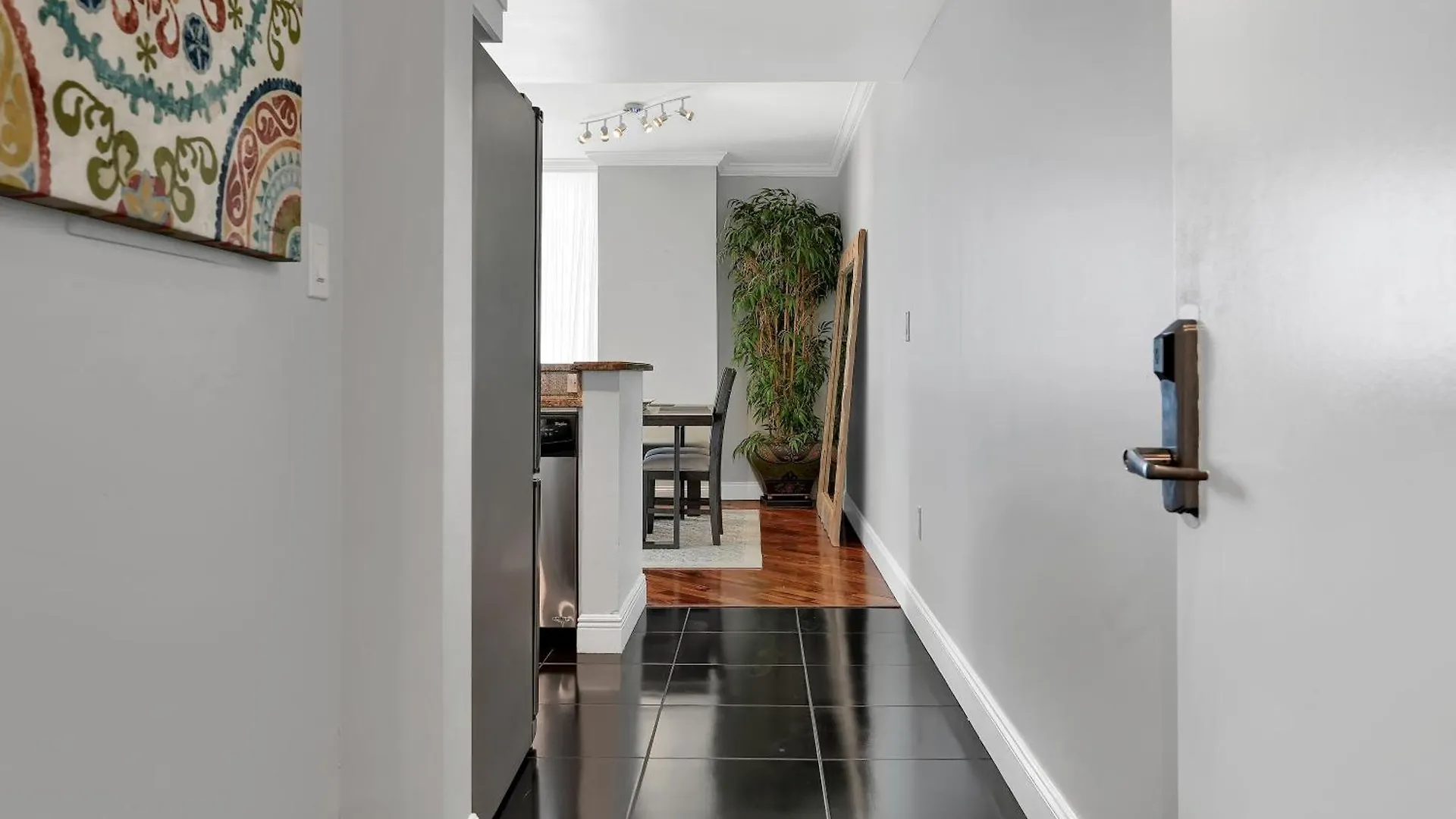 Fabulous 2 Bedroom In Heart Of Grove * Miami
