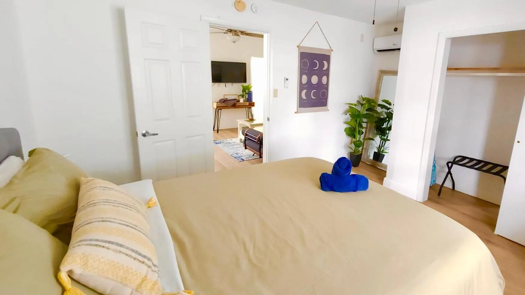 Villa Intimate Casita Mia Minutes Away From Airport, Calle 8, Brickell, Coral Gables, The And More! Miami