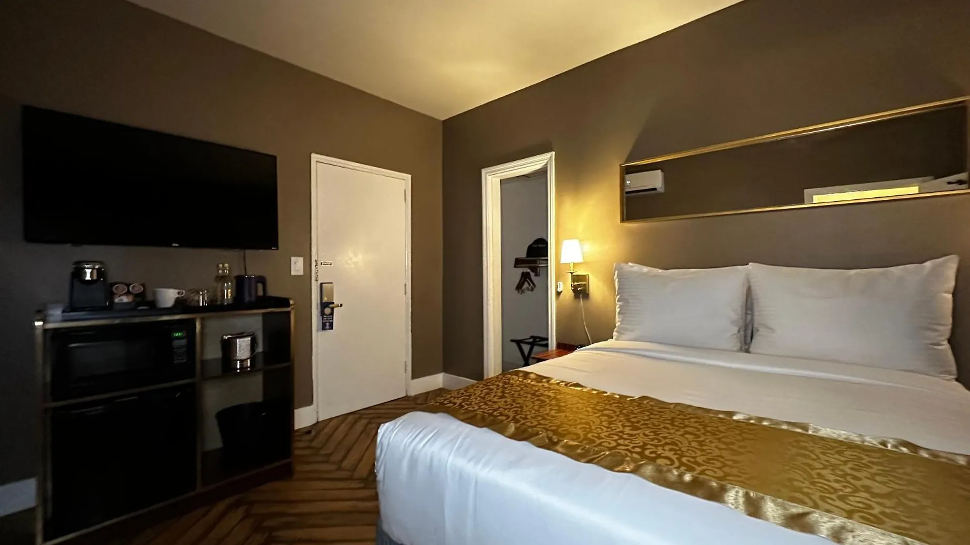 Hotel Tb Downtown