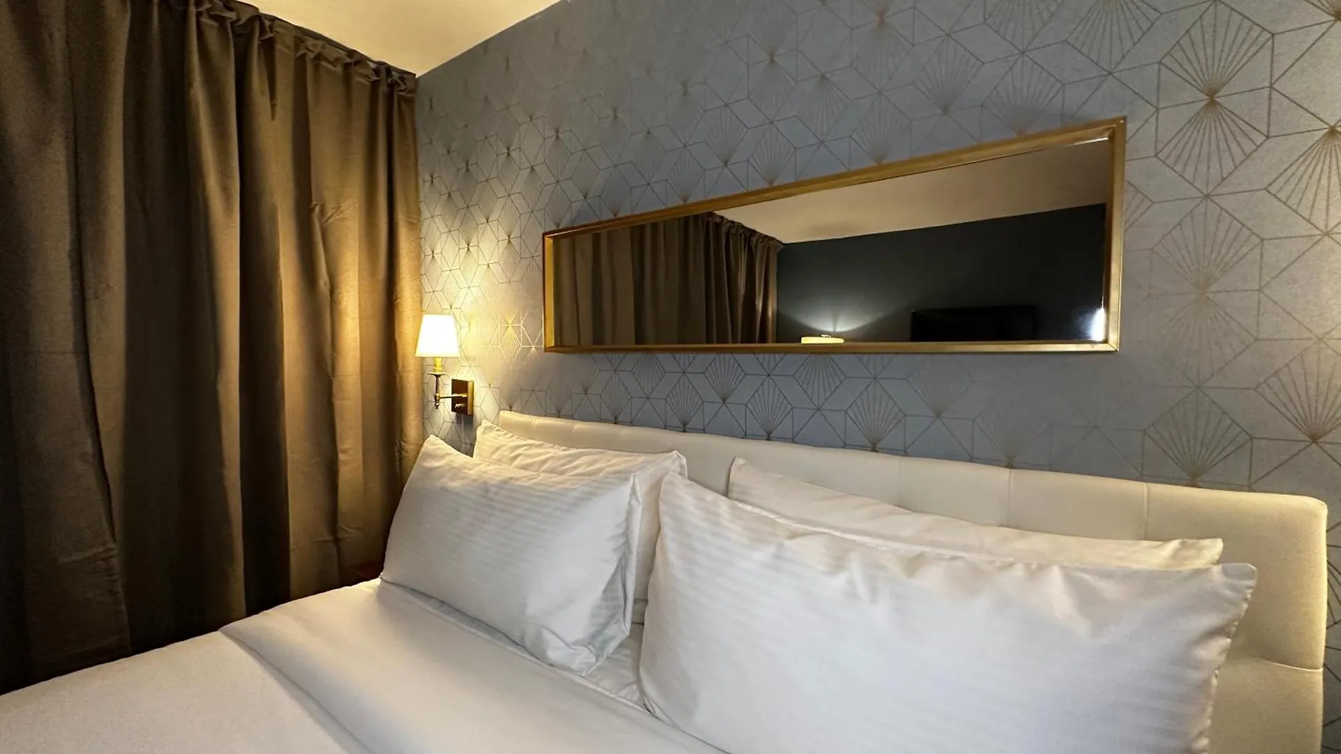 Tb Downtown Hotel