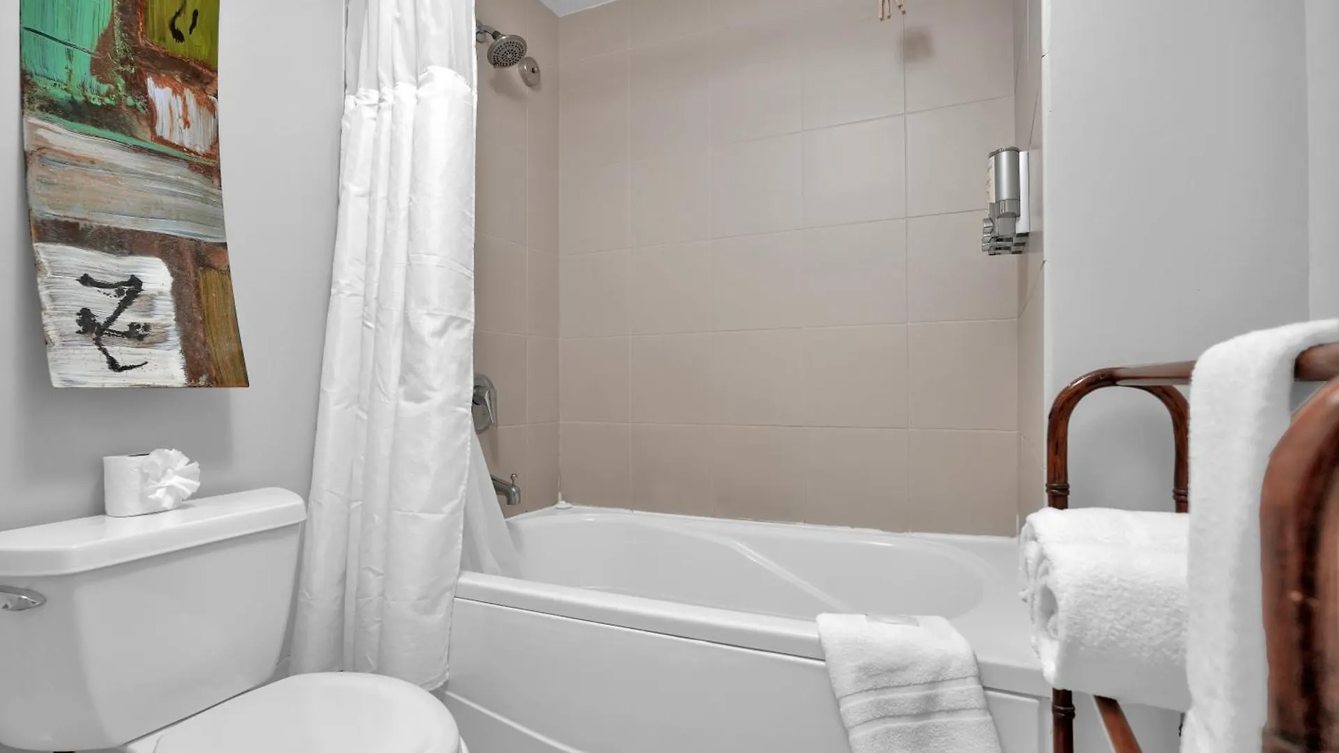 Tropical Paradise Spacious 3 Bedroom Aparthotel *