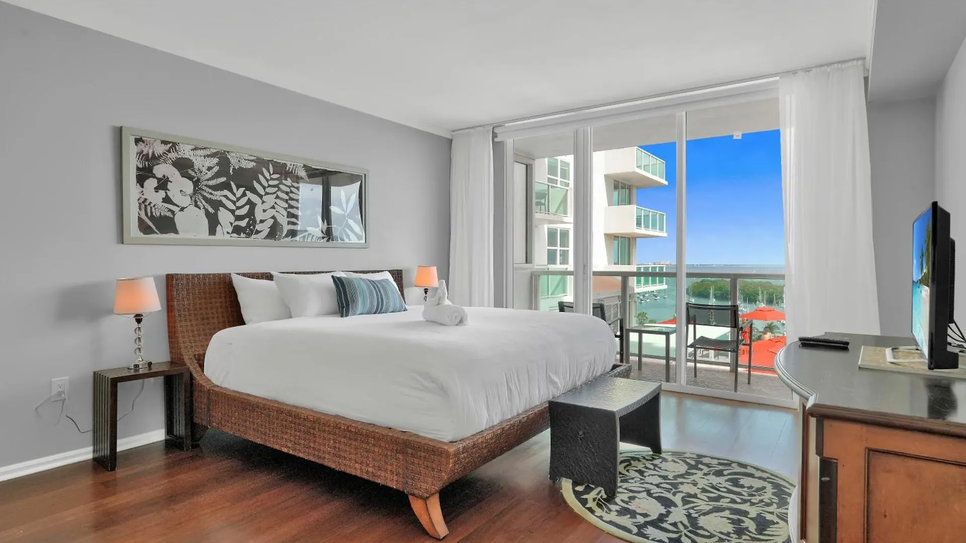 Tropical Paradise Spacious 3 Bedroom *