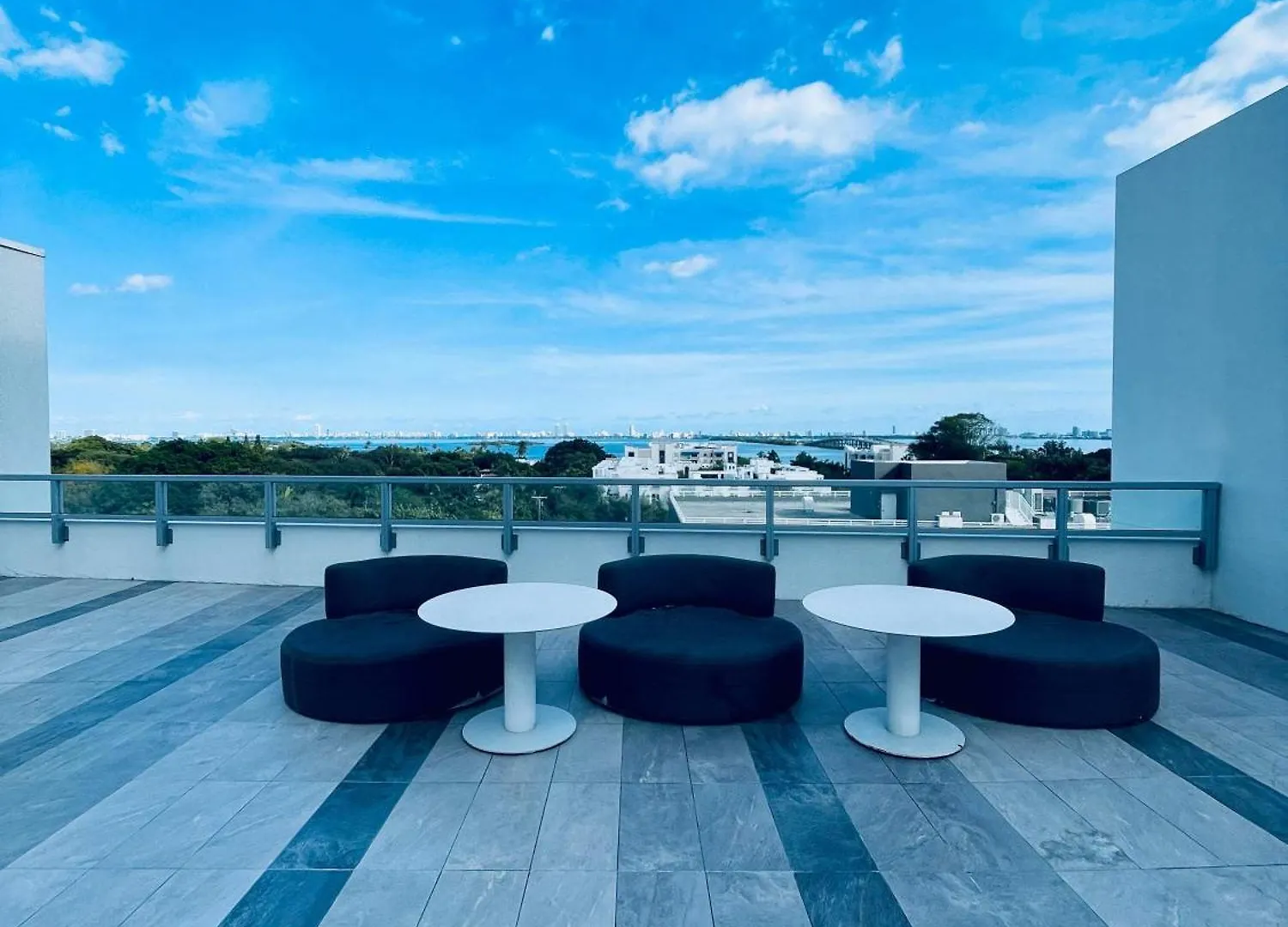 Design District Amazing Views Bayview's At Quadro By Rent4us *
