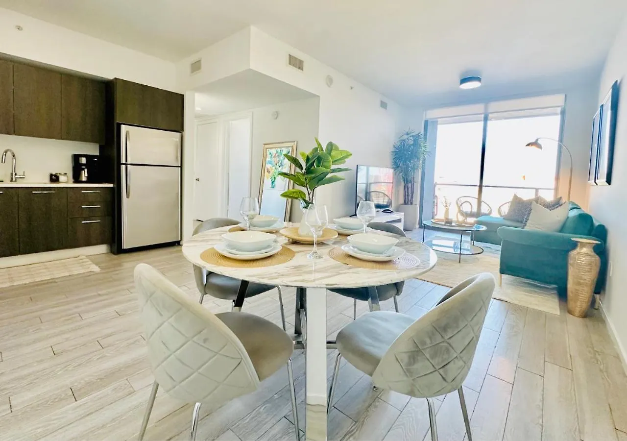 Luxury 2-bedroom By Monarch Downtown-port Of Apartment Miami